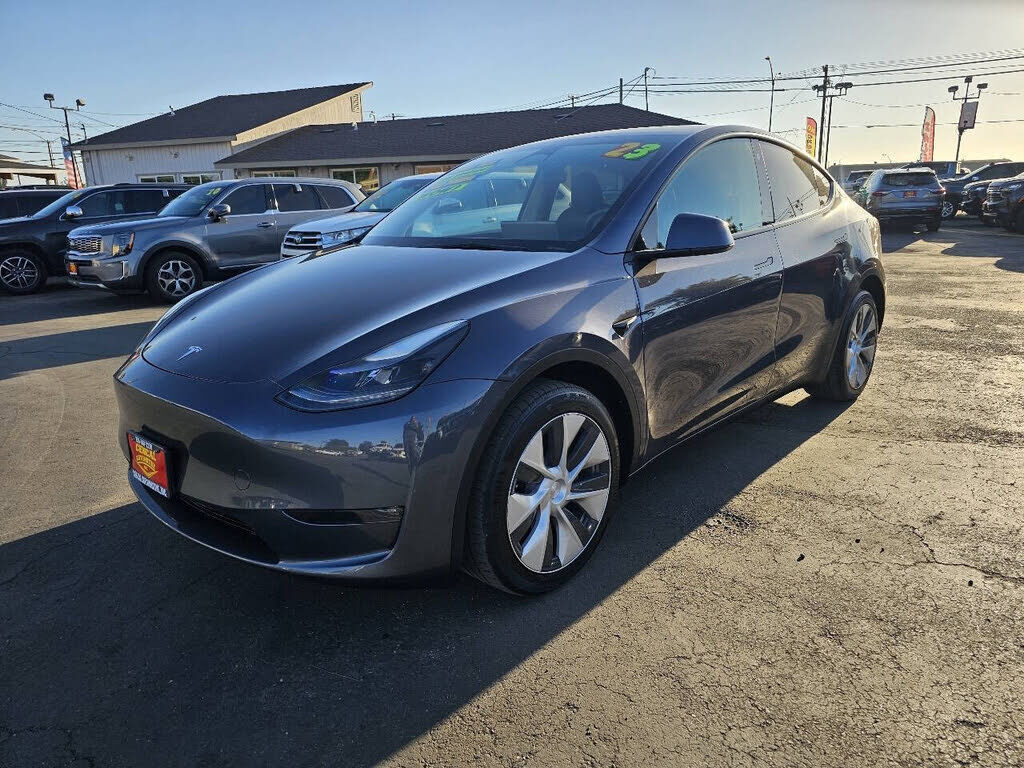 2023 TESLA Model Y