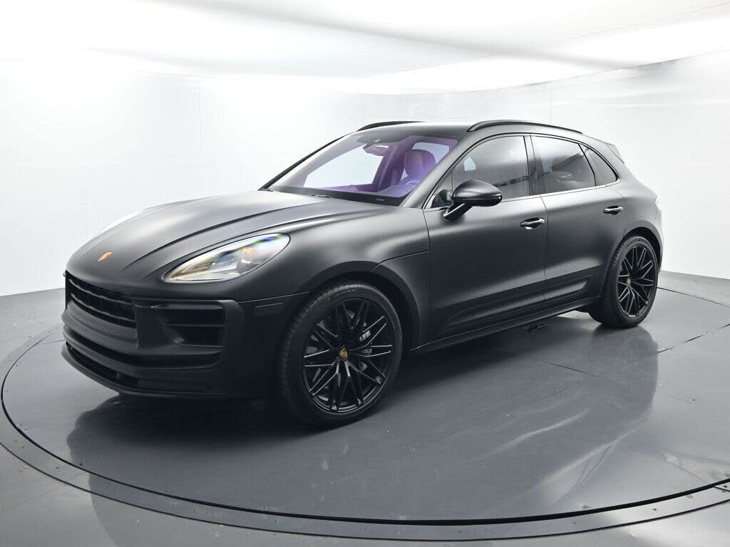 2022 PORSCHE Macan