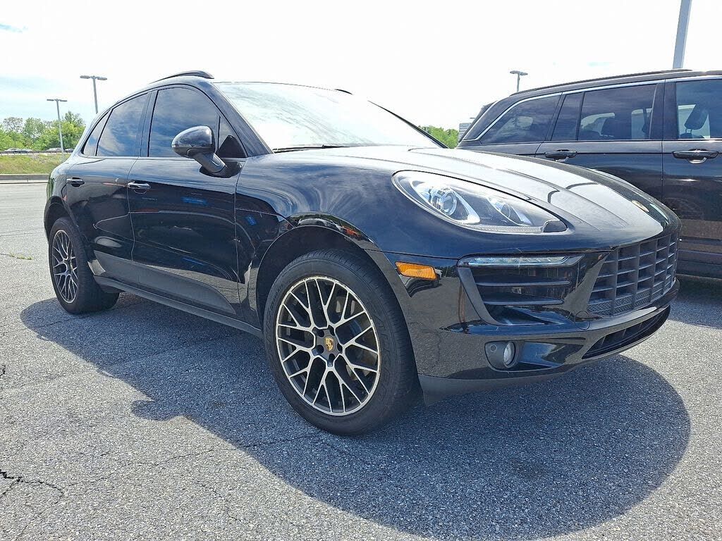 2018 PORSCHE Macan