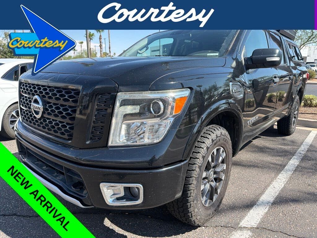 2017 NISSAN Titan