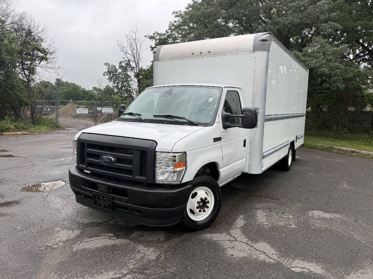 2022 FORD E-350
