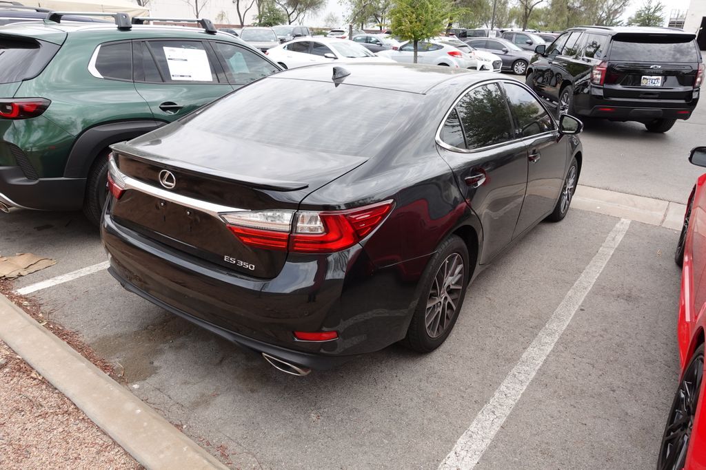 2017 LEXUS ES