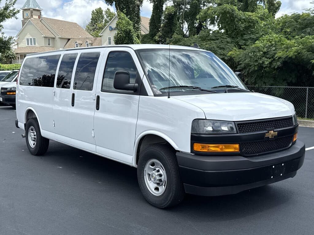 2025 CHEVROLET Express