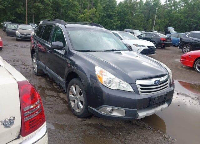 2011 SUBARU Outback