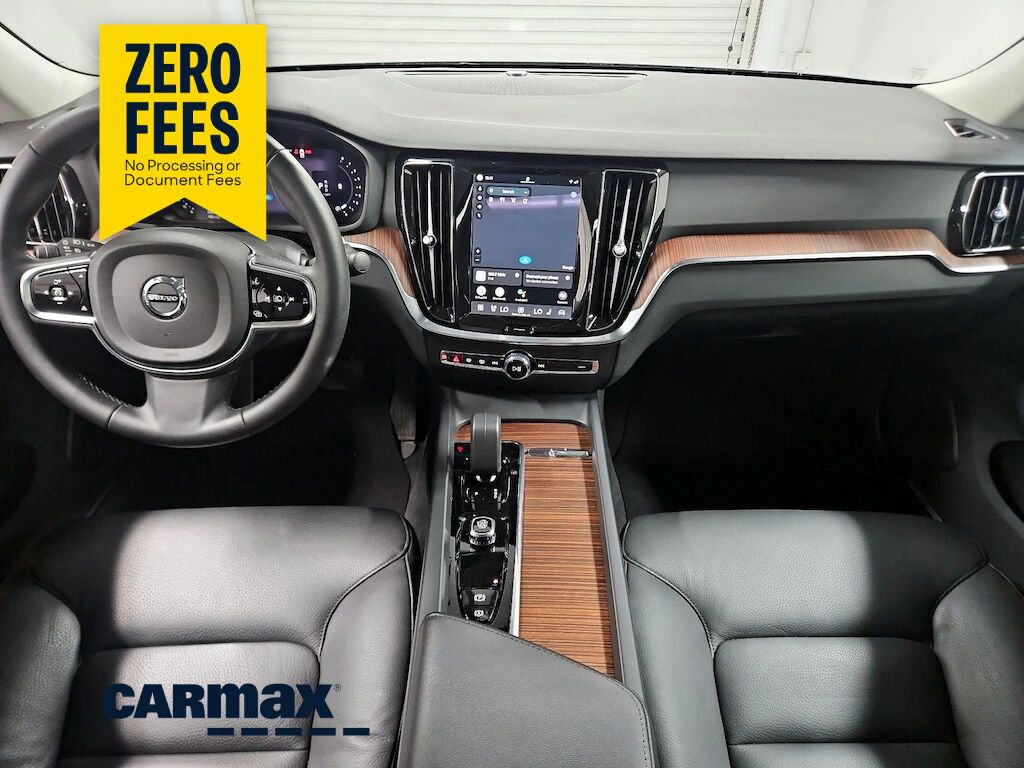 2025 VOLVO S60