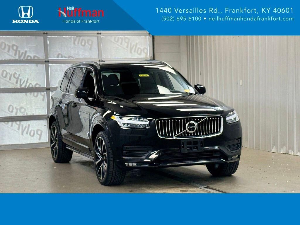 2022 VOLVO XC90