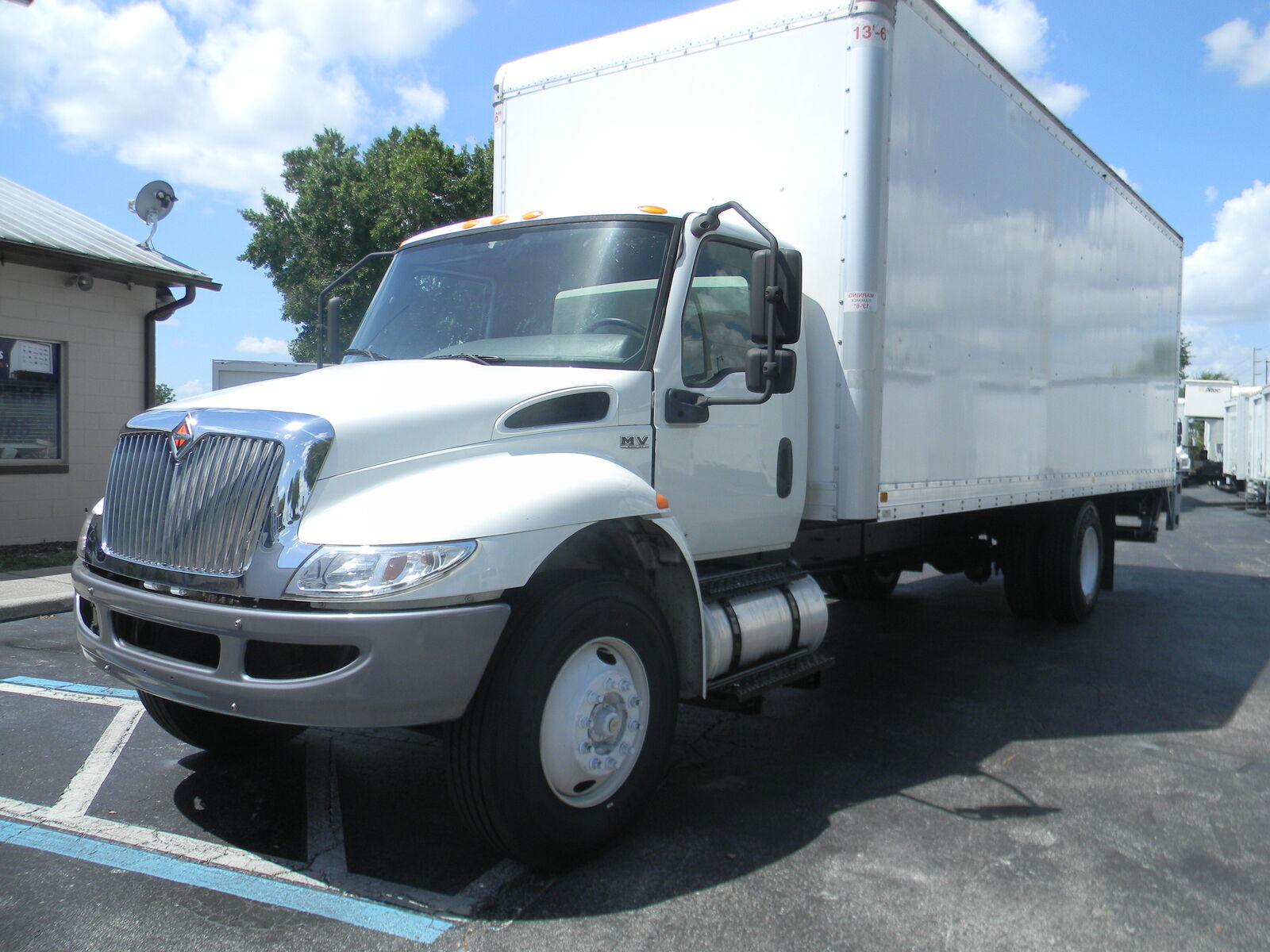 2021 INTERNATIONAL MV607