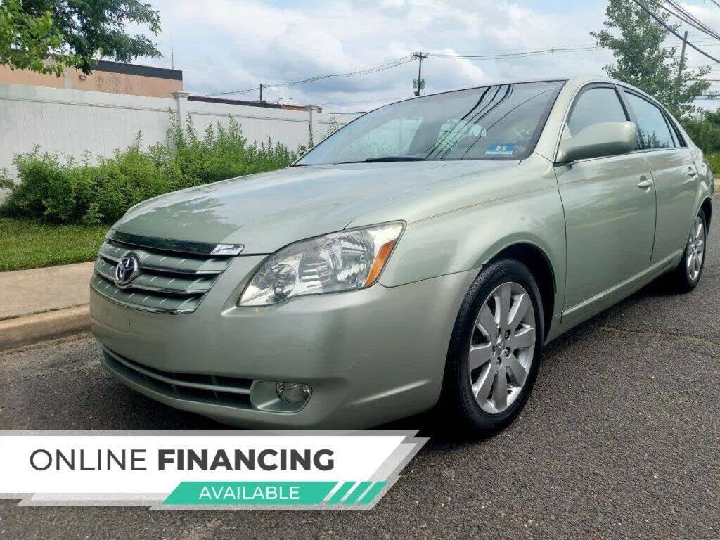 2005 TOYOTA Avalon