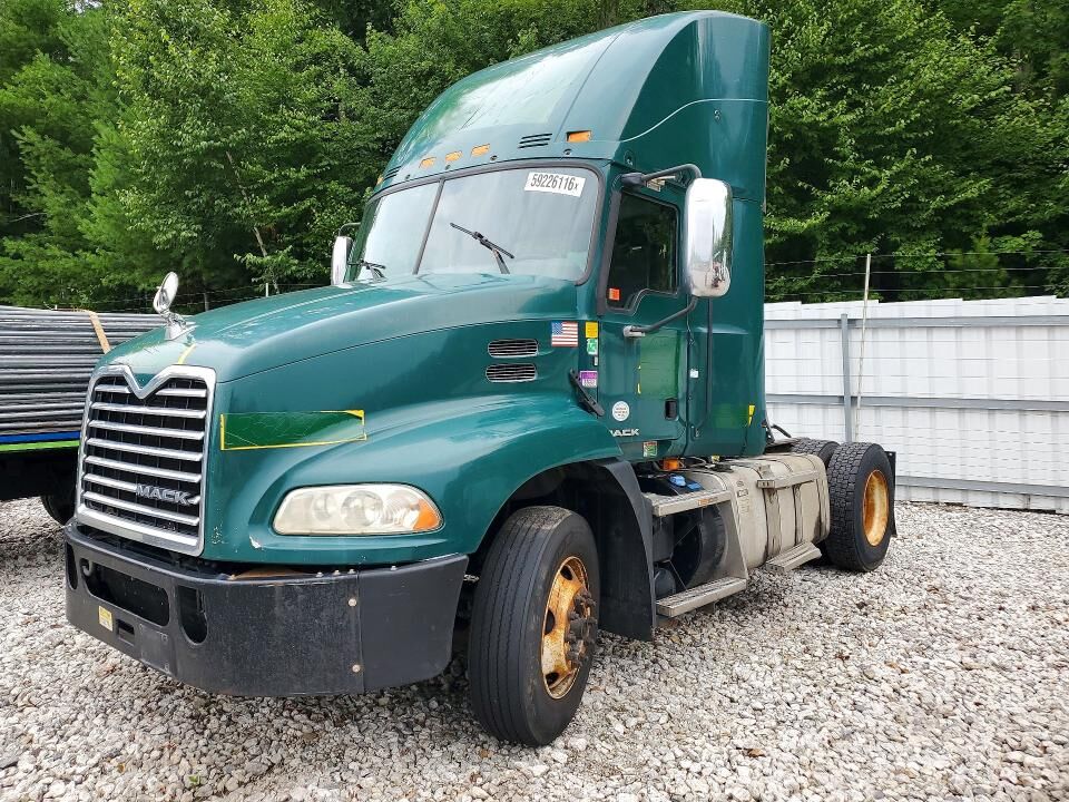 2017 MACK CXU