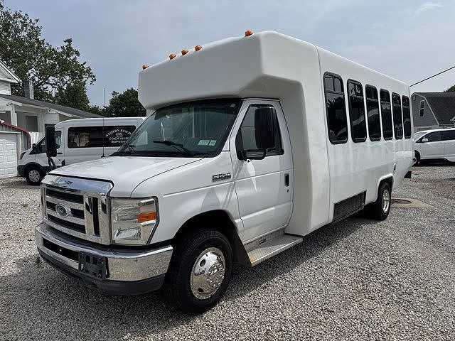 2019 FORD E-450