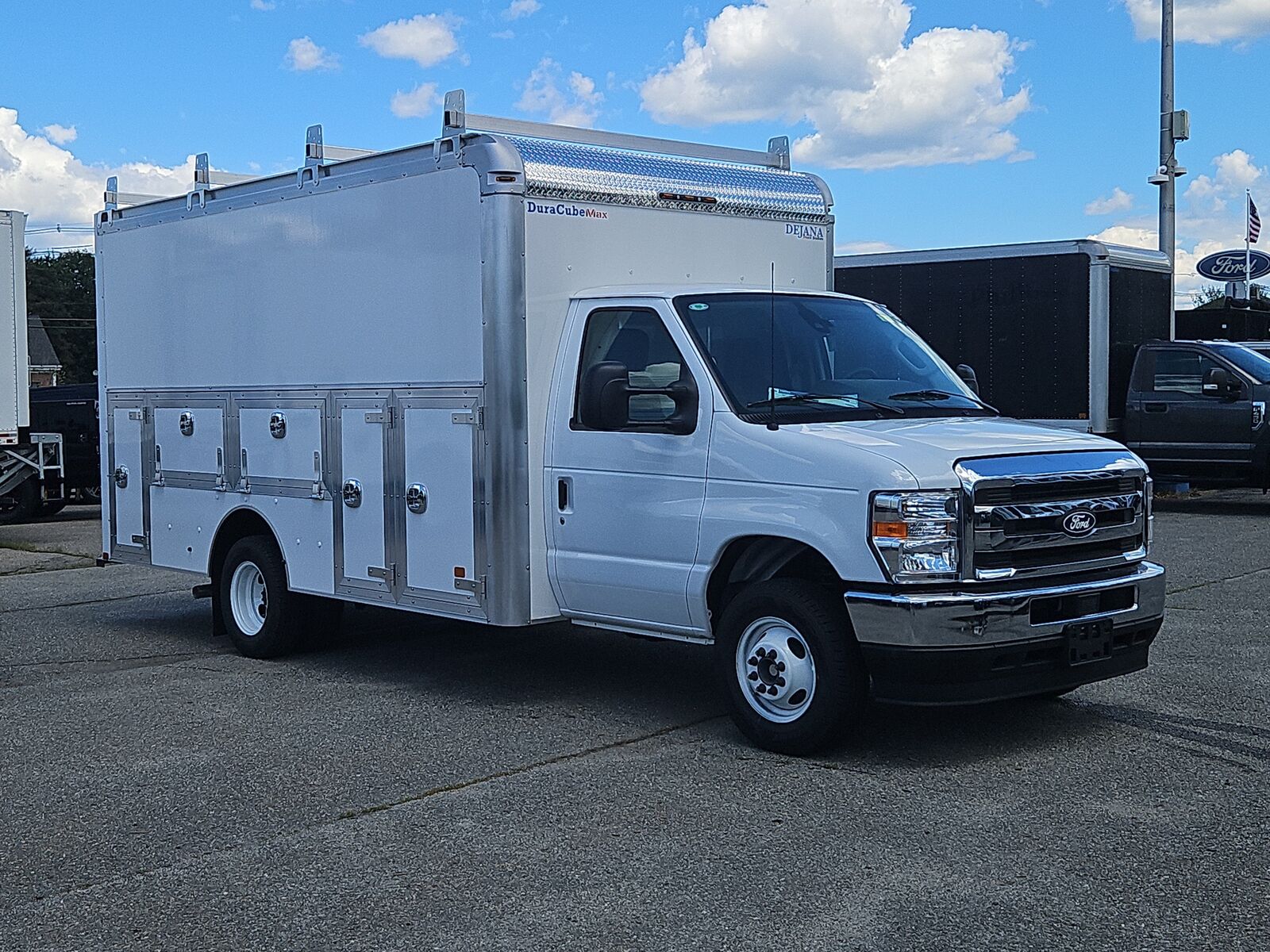 2027 FORD E-450