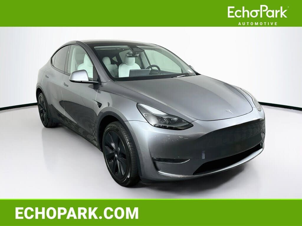 2025 TESLA Model Y