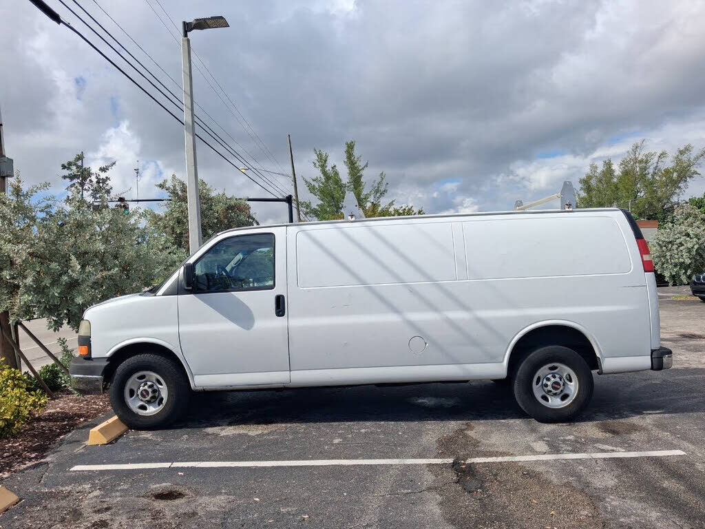 2015 GMC Savana