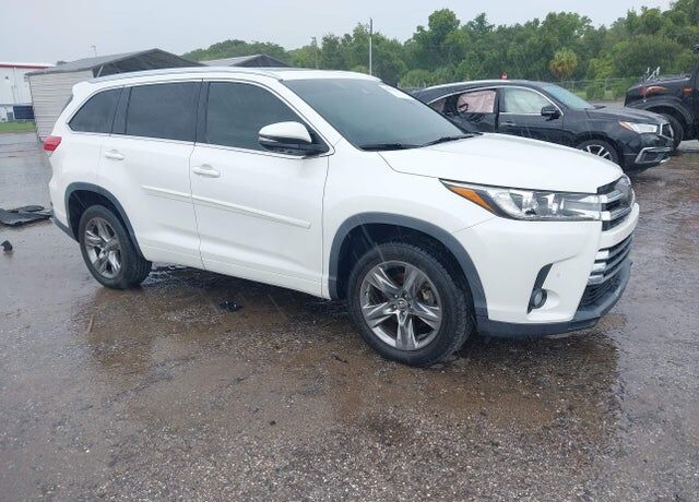 2018 TOYOTA Highlander