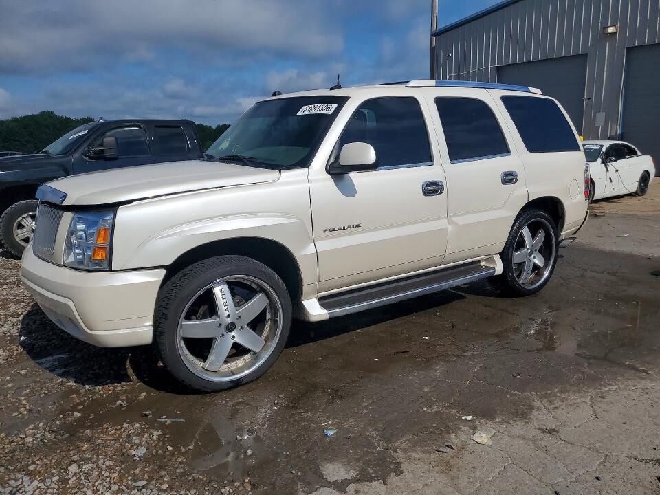2004 CADILLAC Escalade