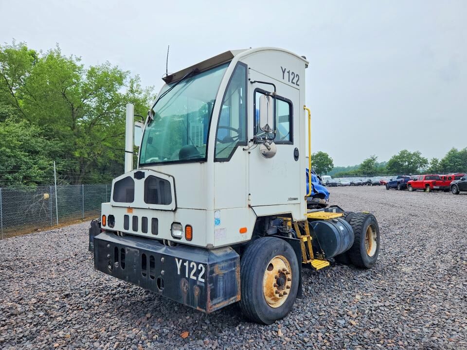 2017 AUTOCAR INDUSTRIES Terminal Tractor