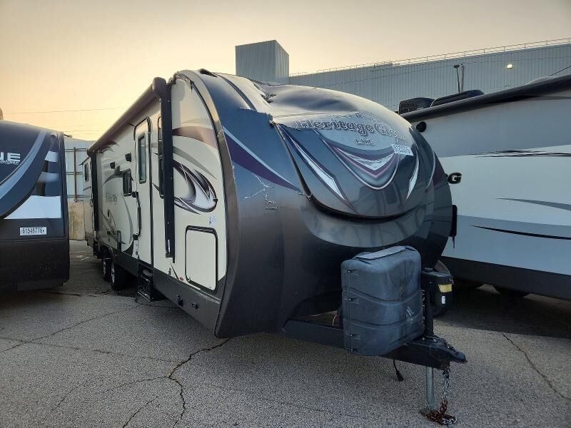 2018 FOREST RIVER Wildwood Laminated Towables