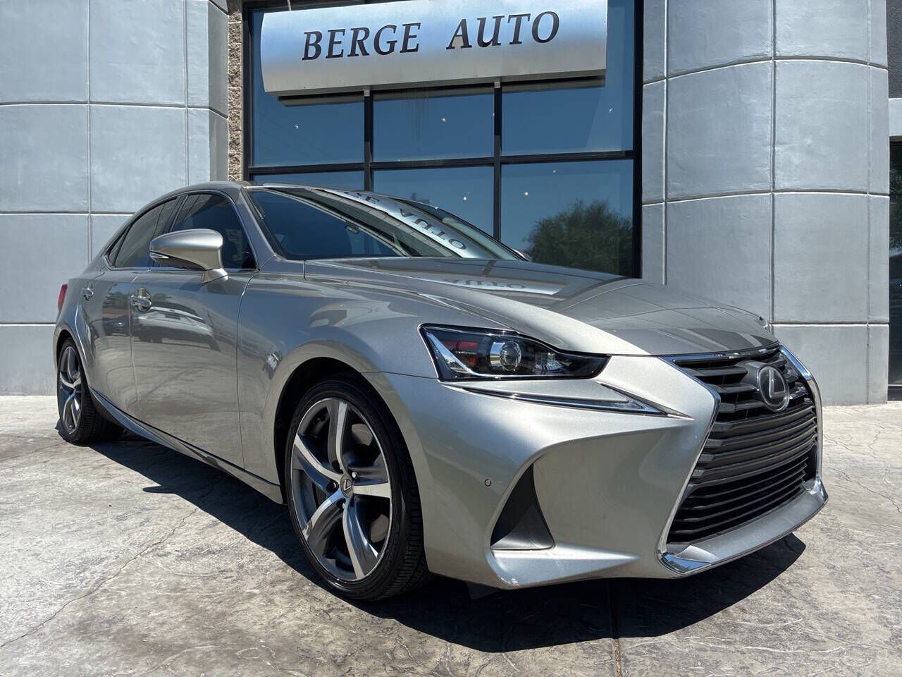 2017 LEXUS IS