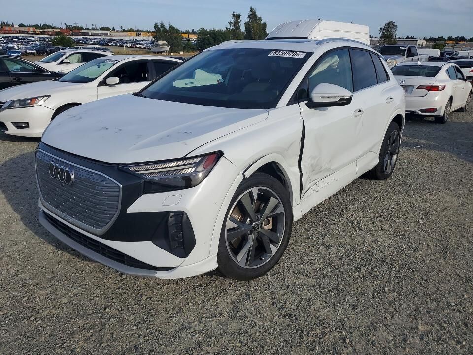 2022 AUDI Q4