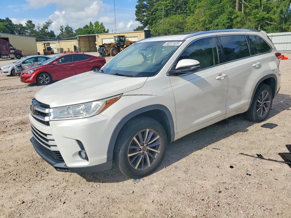 2017 TOYOTA Highlander