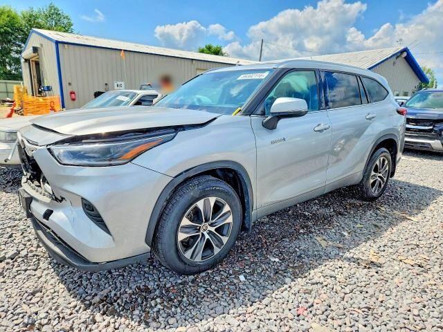 2021 TOYOTA Highlander