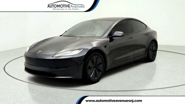 2025 TESLA Model 3