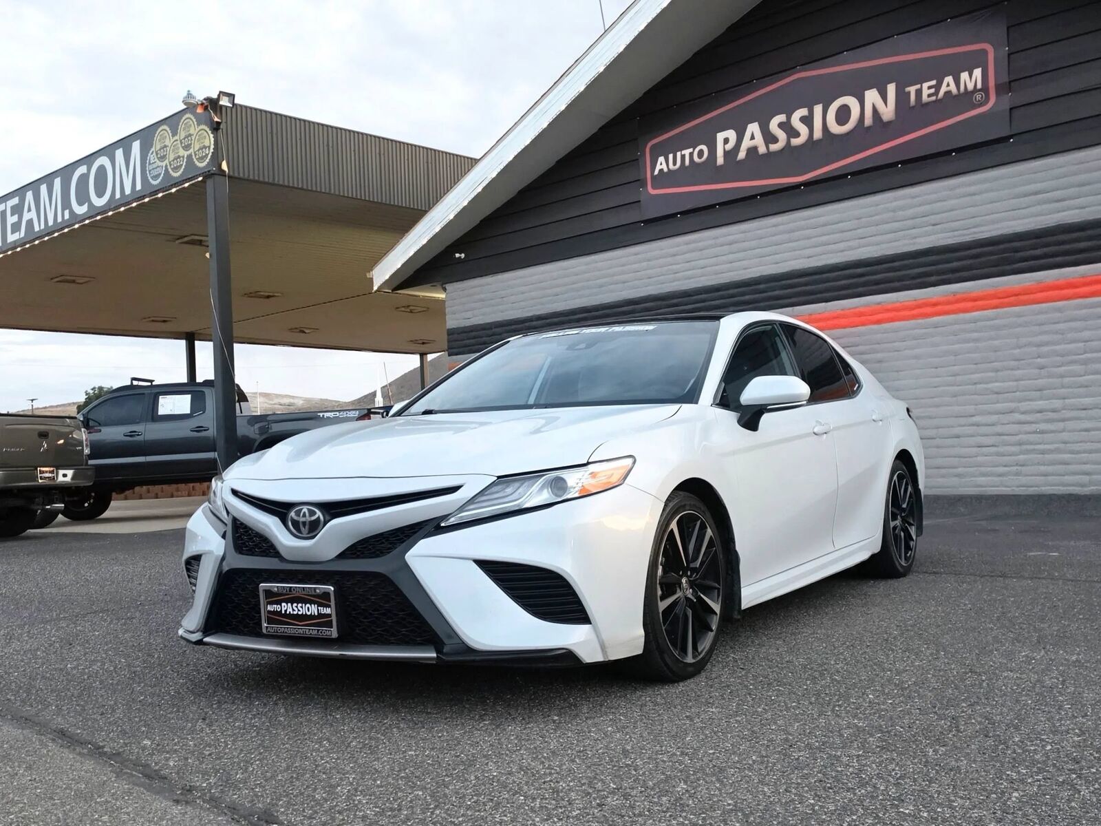 2020 TOYOTA Camry