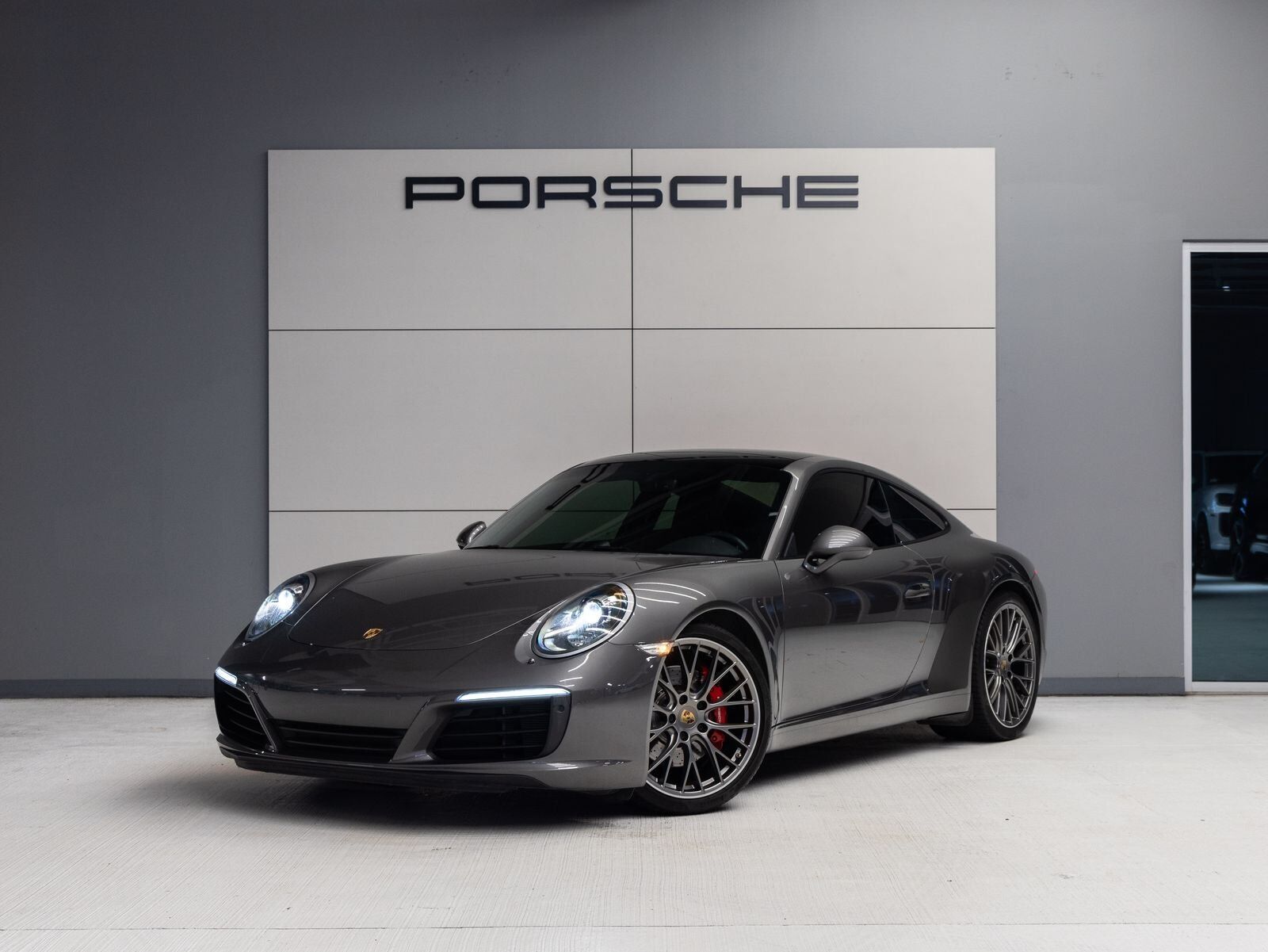 2017 PORSCHE 911