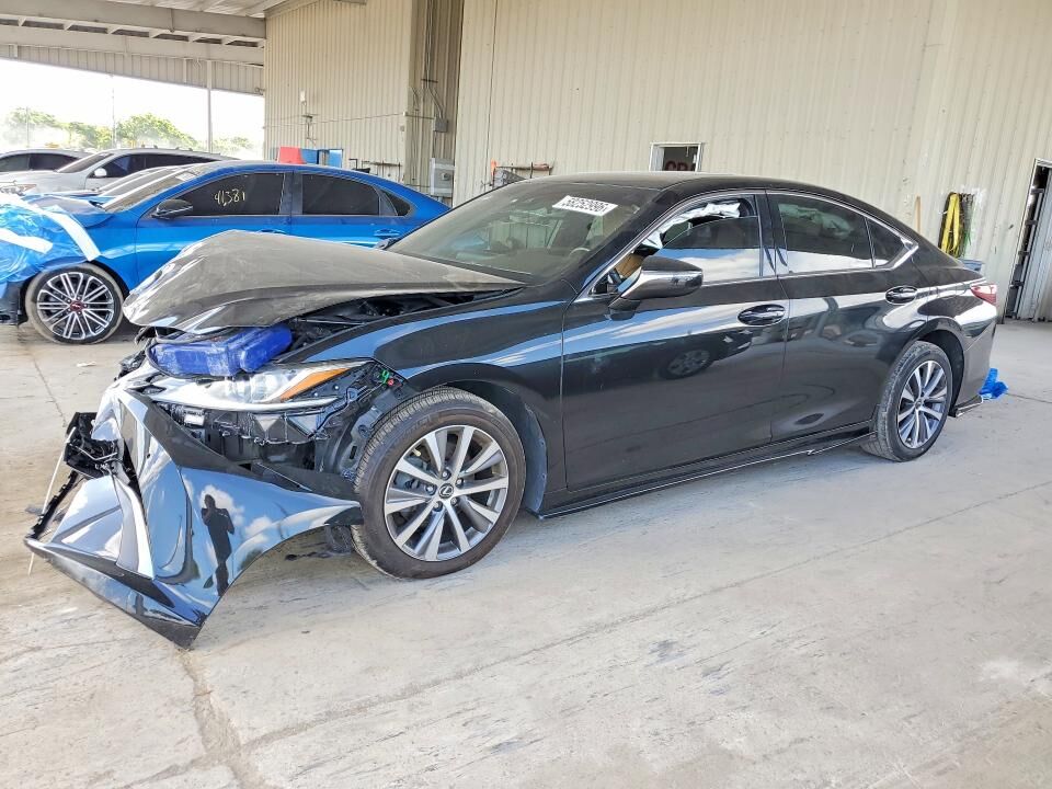 2020 LEXUS ES