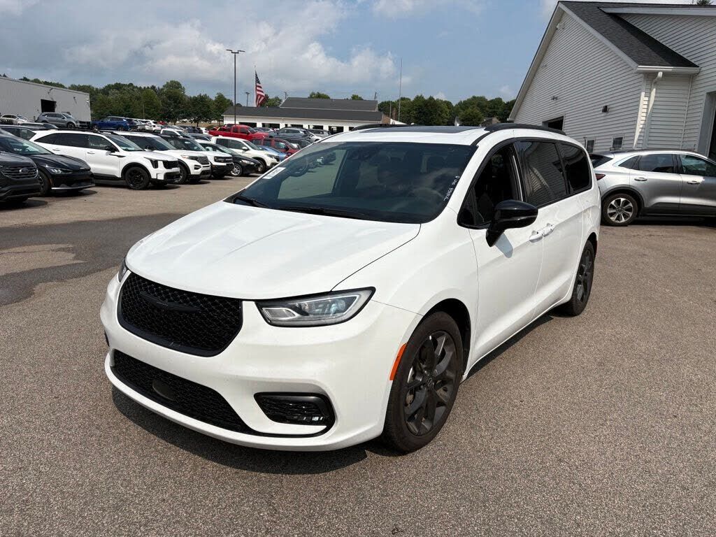 2025 CHRYSLER Pacifica