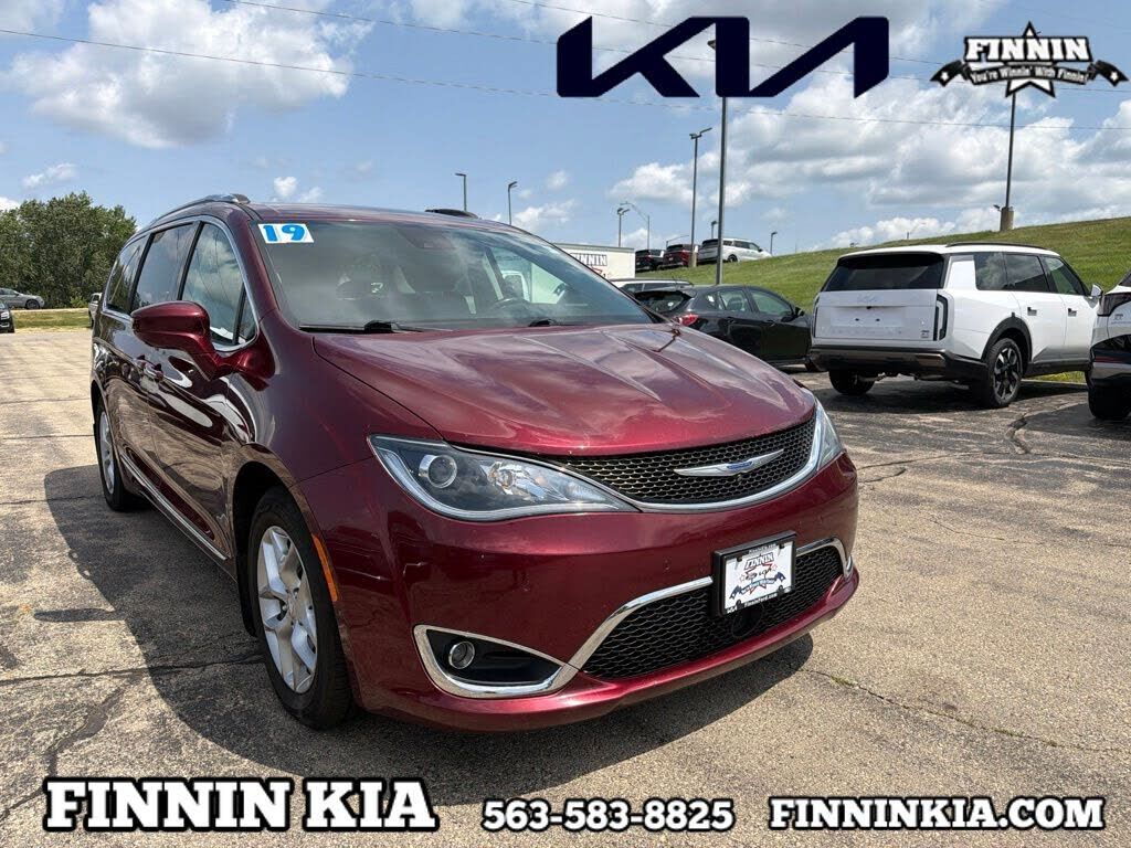 2019 CHRYSLER Pacifica