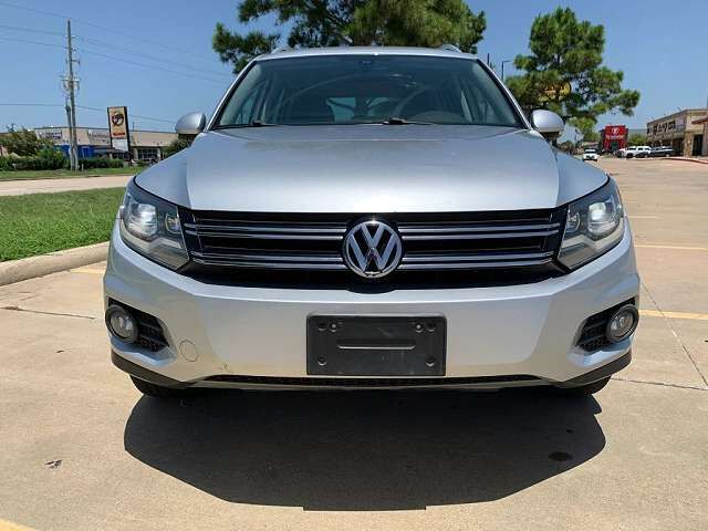 2012 VOLKSWAGEN Tiguan