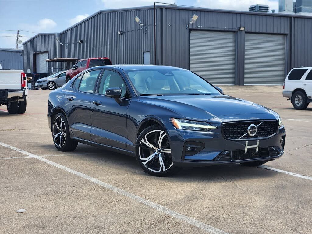 2024 VOLVO S60