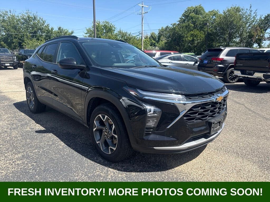 2025 CHEVROLET Trax