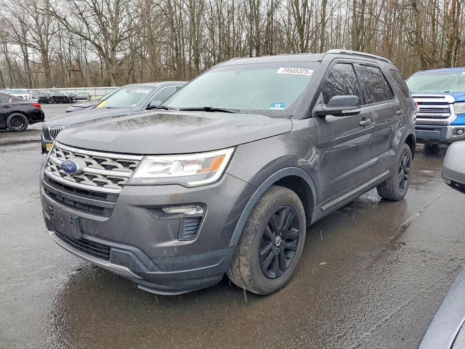 2018 FORD Explorer