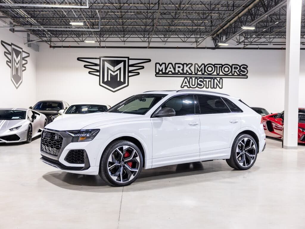 2024 AUDI RS Q8