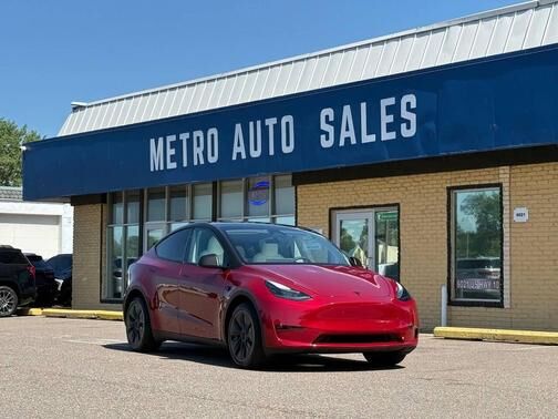 2024 TESLA Model Y