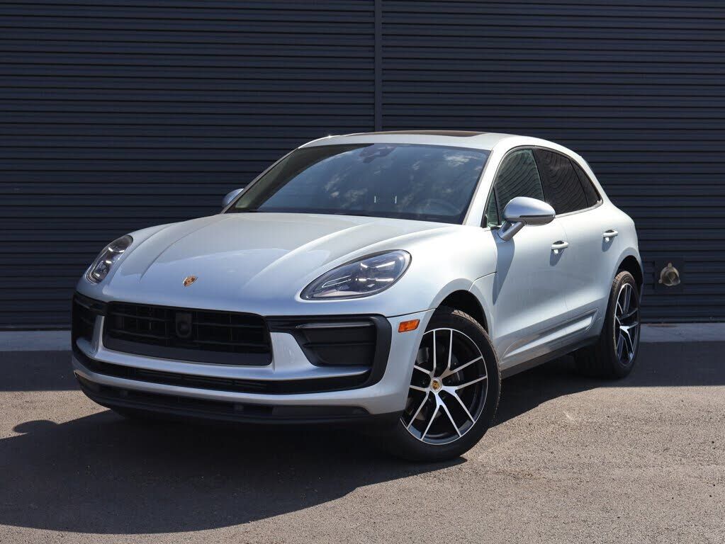 2023 PORSCHE Macan