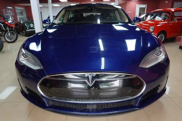 2015 TESLA Model S