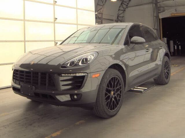 2016 PORSCHE Macan
