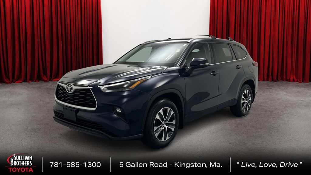 2022 TOYOTA Highlander