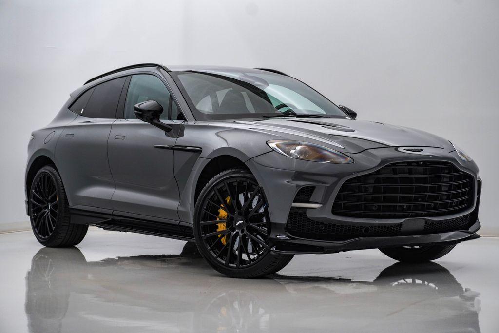 2025 ASTON MARTIN DBX