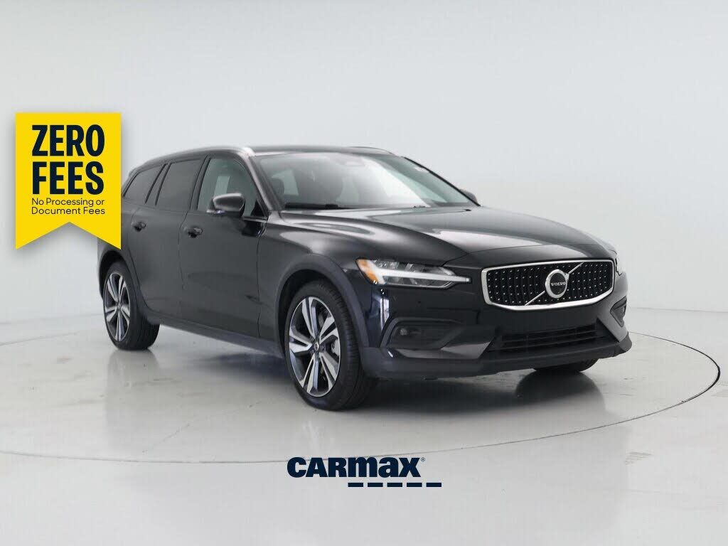 2025 VOLVO V60CC