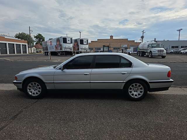 2000 BMW 7 Series