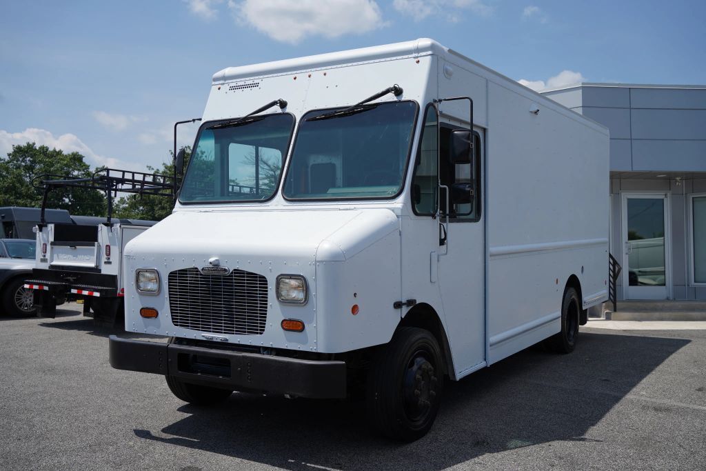 2021 FREIGHTLINER MT 45G Front Gasoline Engine Walk in Van Chassis