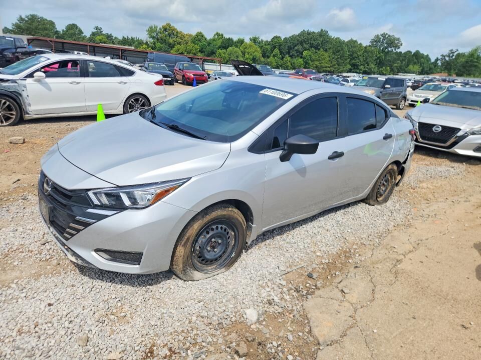 2023 NISSAN Versa