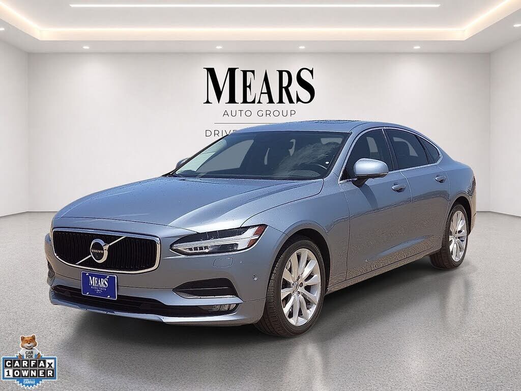 2017 VOLVO S90