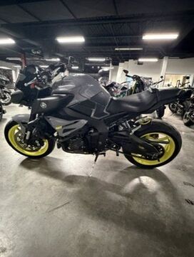 2017 YAMAHA FZ-10