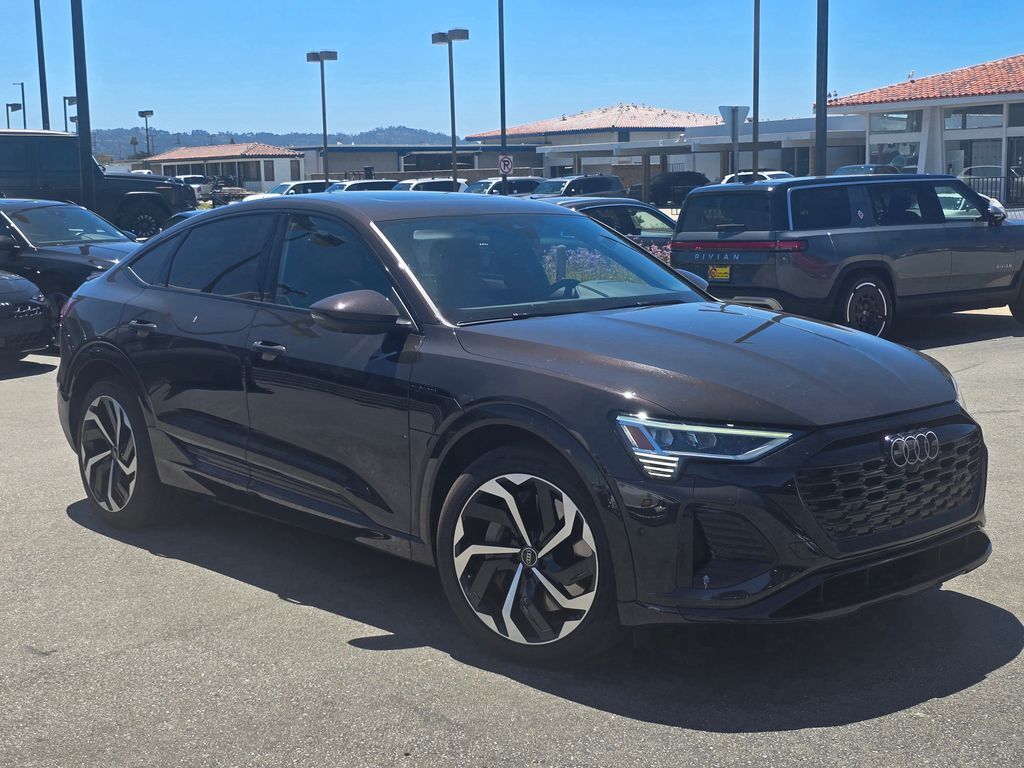 2024 AUDI Q8
