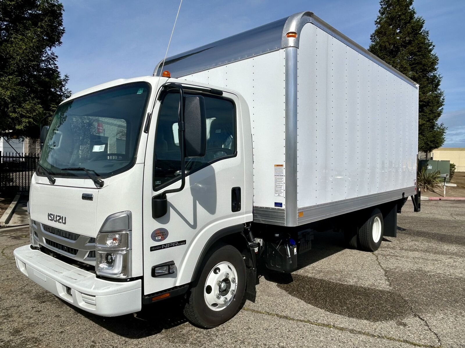 2024 ISUZU NPR-XD